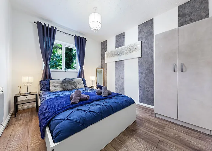 Elegant & Cozy Fbs Downtown Flat